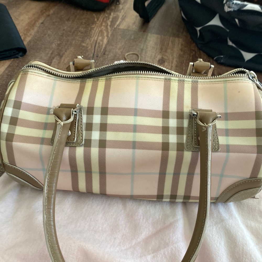 Burberry purse never used